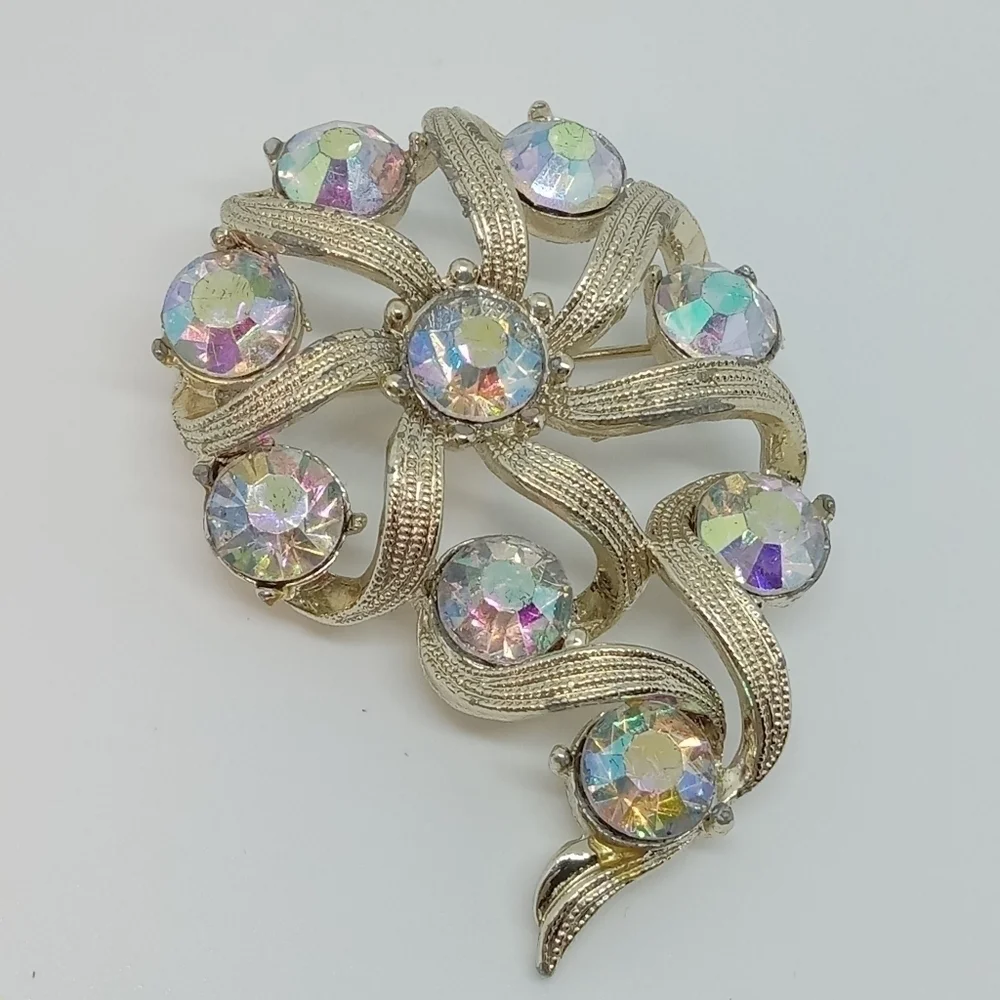 * vintage Kramer aurora borealis crystals gold tone pin brooch